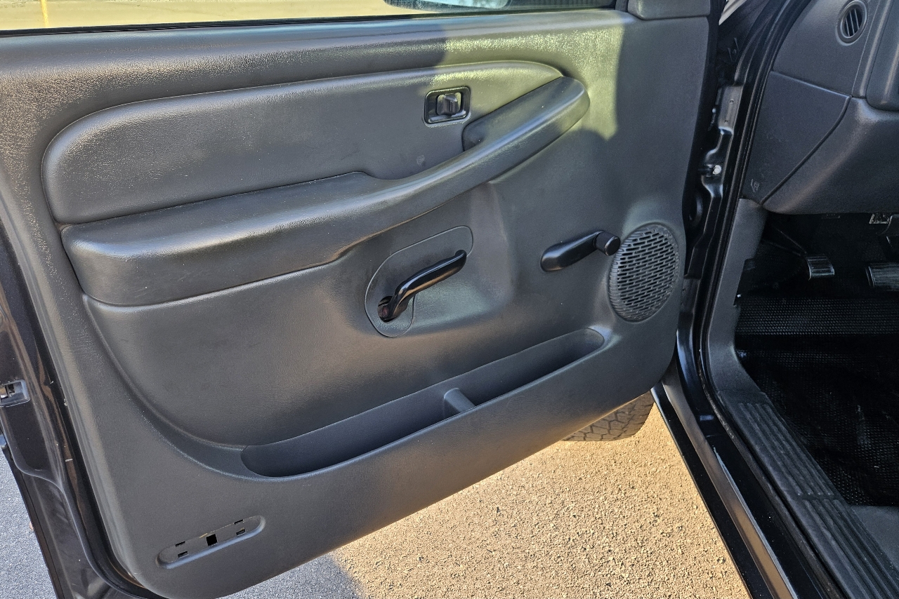 GMC Sierra 2500HD Work Truck 4WD 2004 GMC Sierra 2500HD Work Truck 4WD 2004