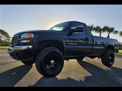 2004 GMC Sierra 2500HD  2004 GMC Sierra 2500HD