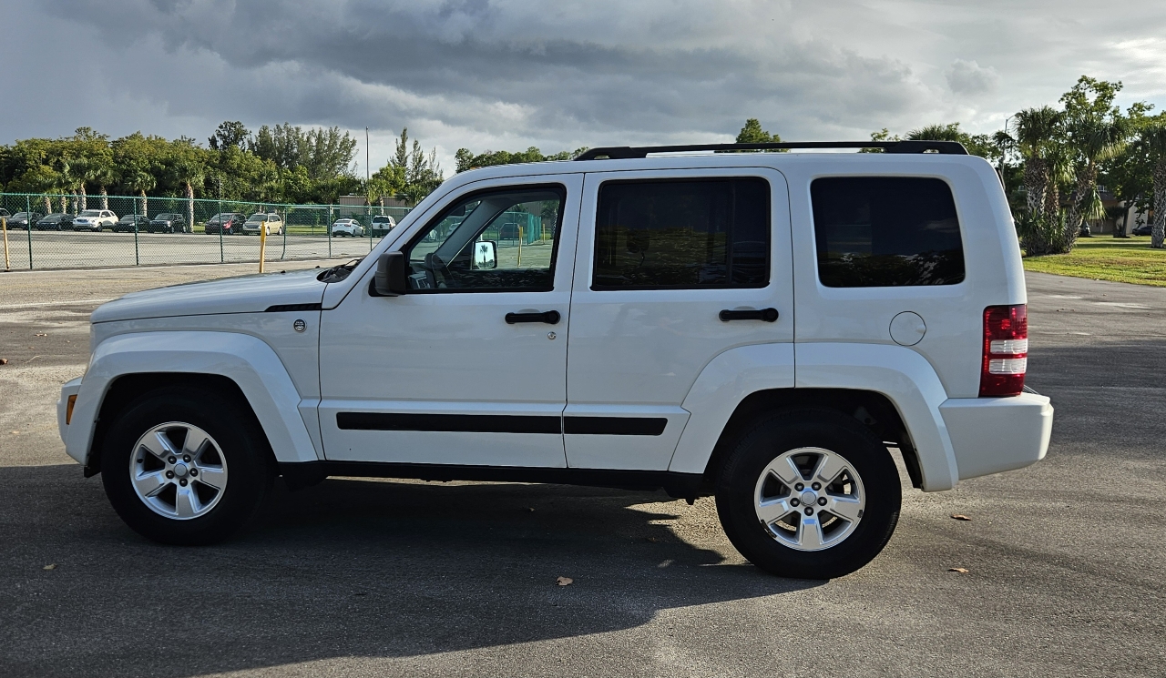 Jeep Liberty Sport 4WD 2010 Jeep Liberty Sport 4WD 2010