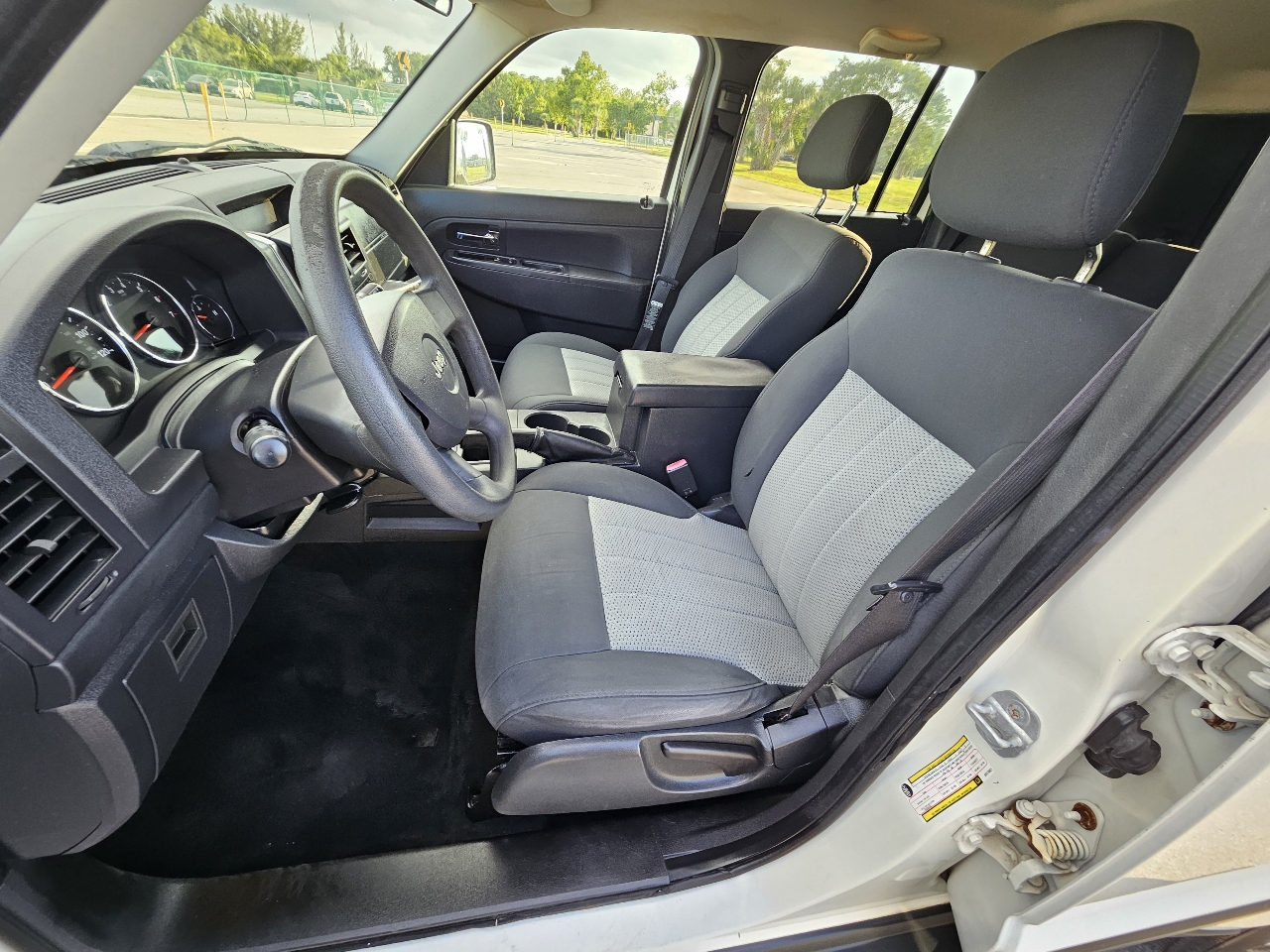 Jeep Liberty Sport 4WD 2010 Jeep Liberty Sport 4WD 2010