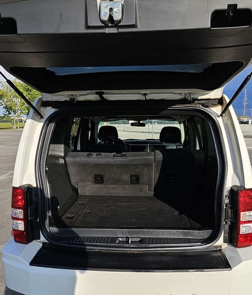 Jeep Liberty Sport 4WD 2010 Jeep Liberty Sport 4WD 2010