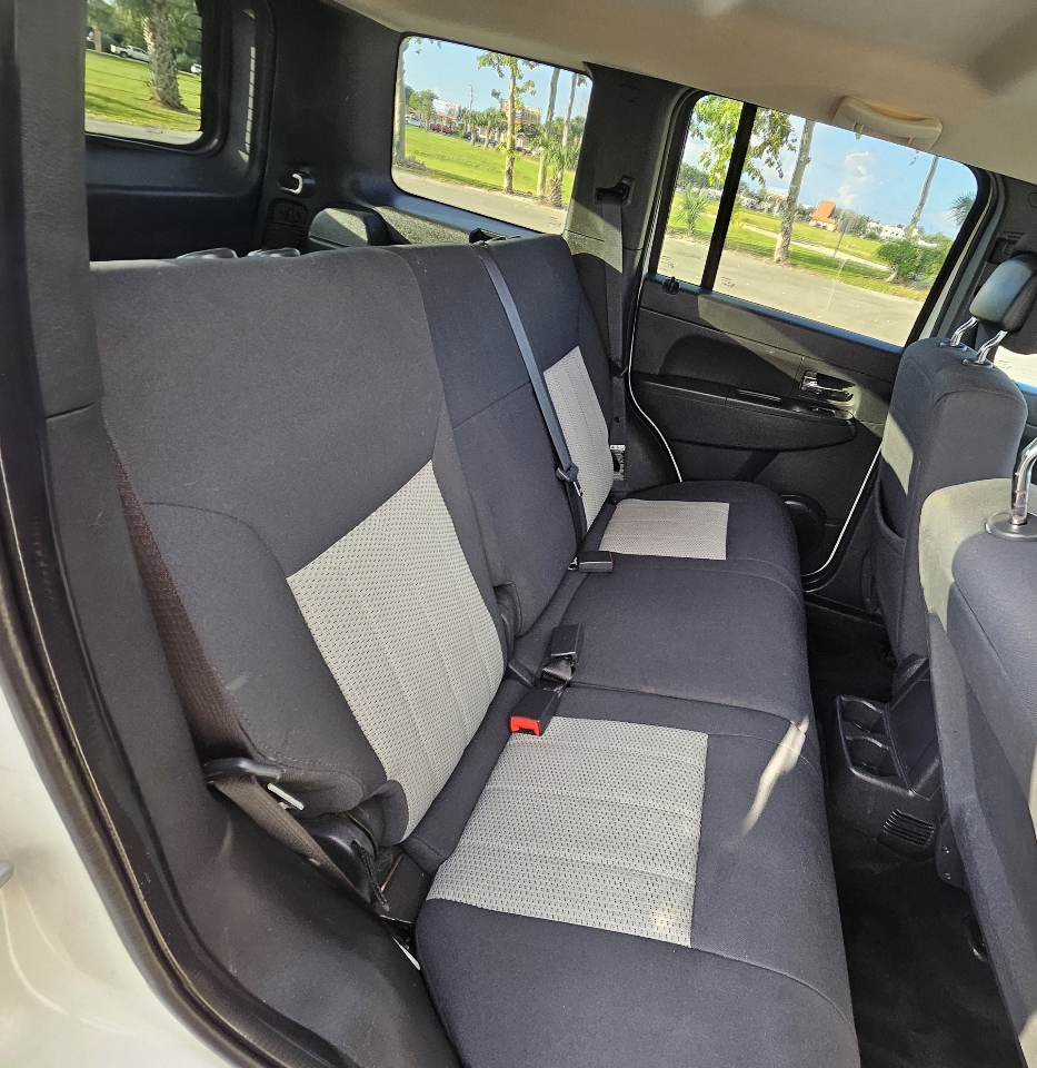 Jeep Liberty Sport 4WD 2010 Jeep Liberty Sport 4WD 2010