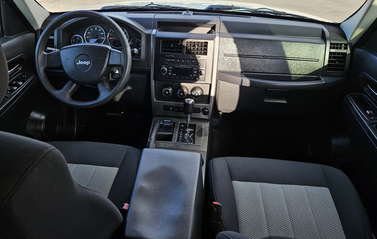 Jeep Liberty Sport 4WD 2010 Jeep Liberty Sport 4WD 2010