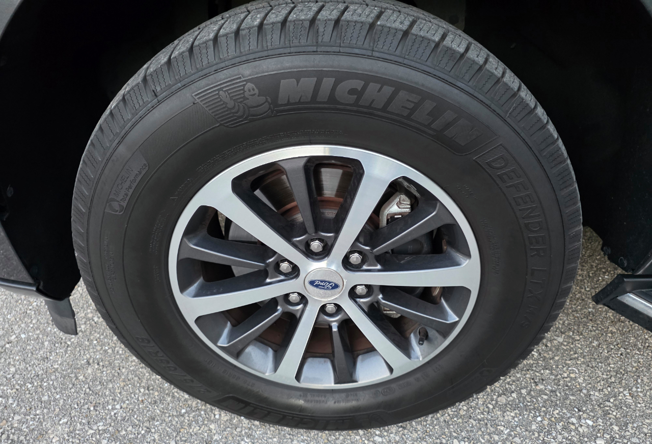 Ford Expedition XLT 4WD 2018