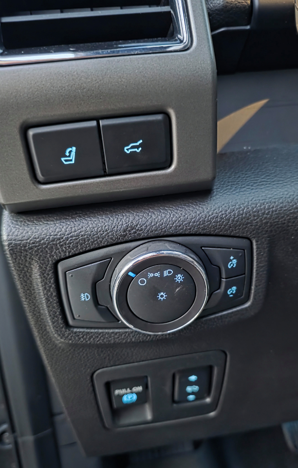 Ford Expedition XLT 4WD 2018