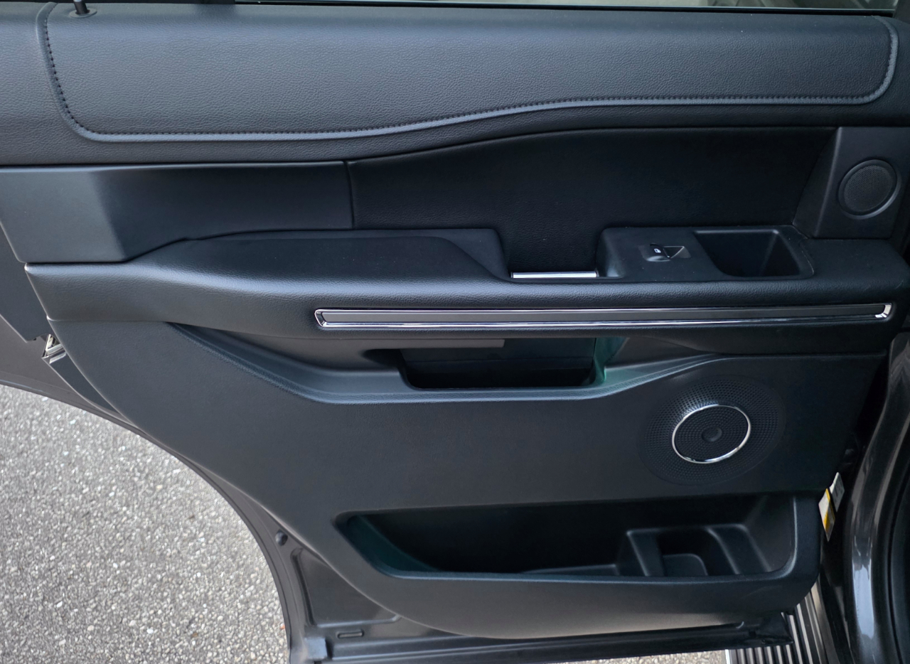 Ford Expedition XLT 4WD 2018