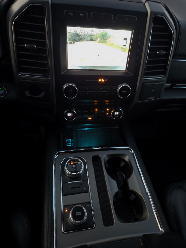 Ford Expedition XLT 4WD 2018