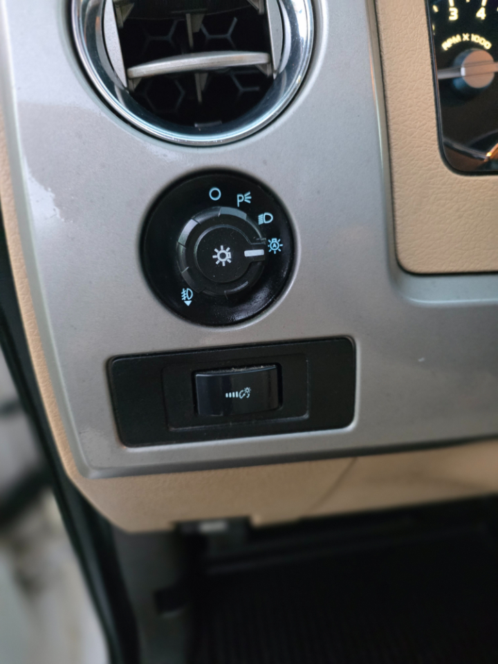 Ford F-150 Lariat SuperCrew 5.5-ft. Bed 2WD 2012