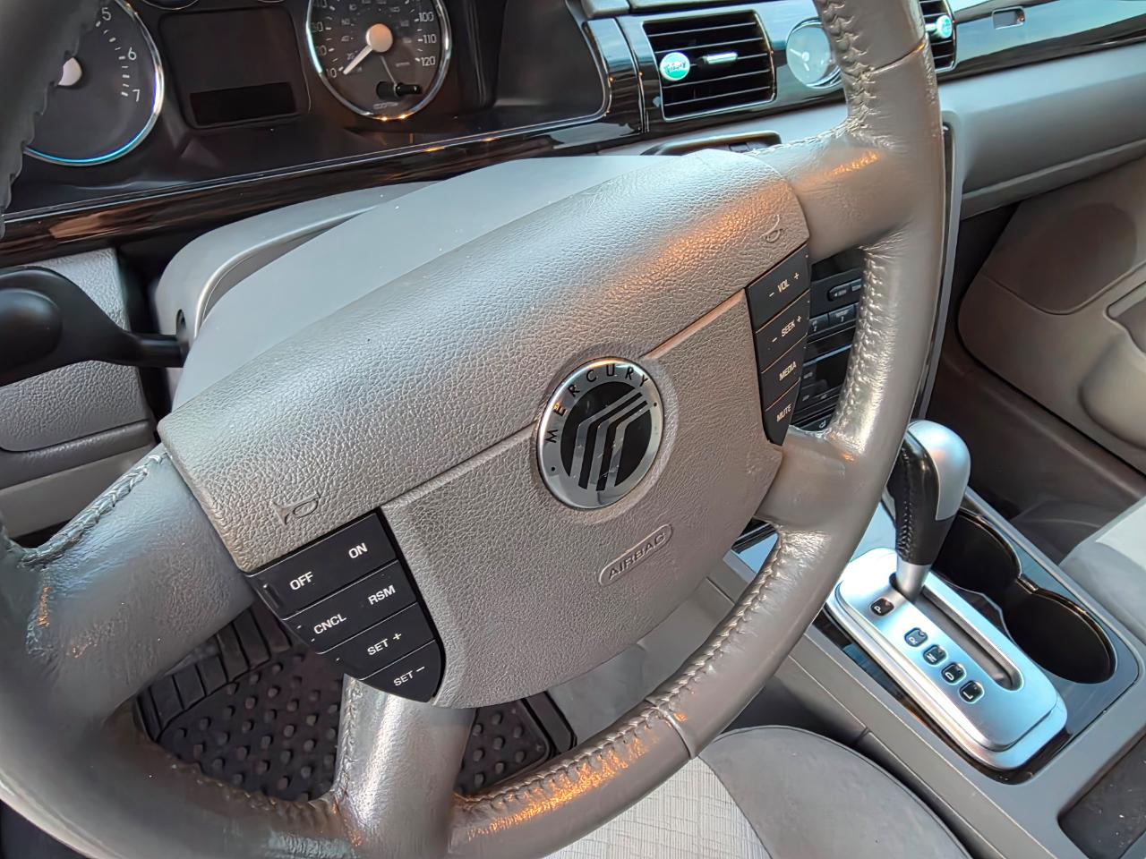 Mercury Montego 4dr Sdn 2WD Luxury 2005