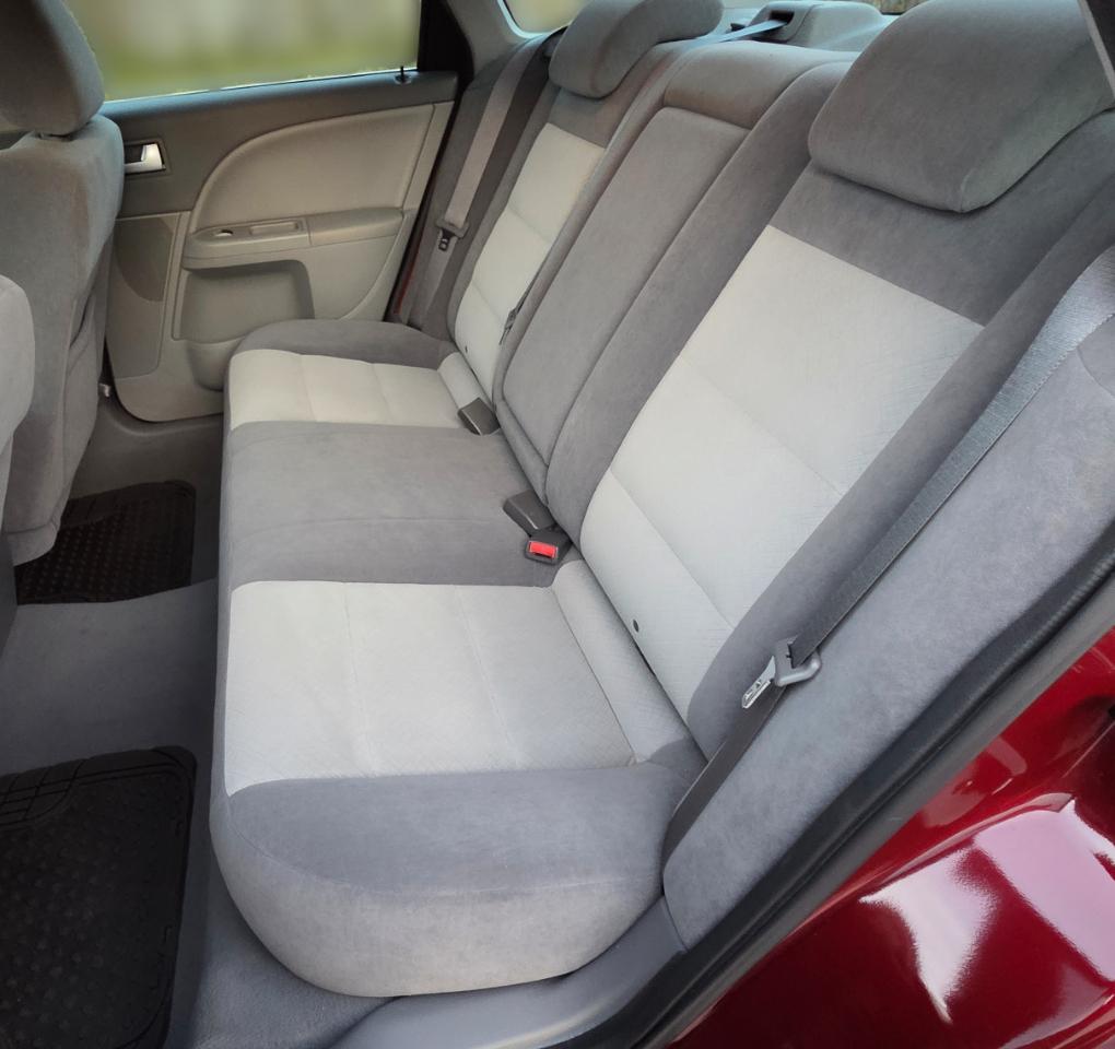 Mercury Montego 4dr Sdn 2WD Luxury 2005