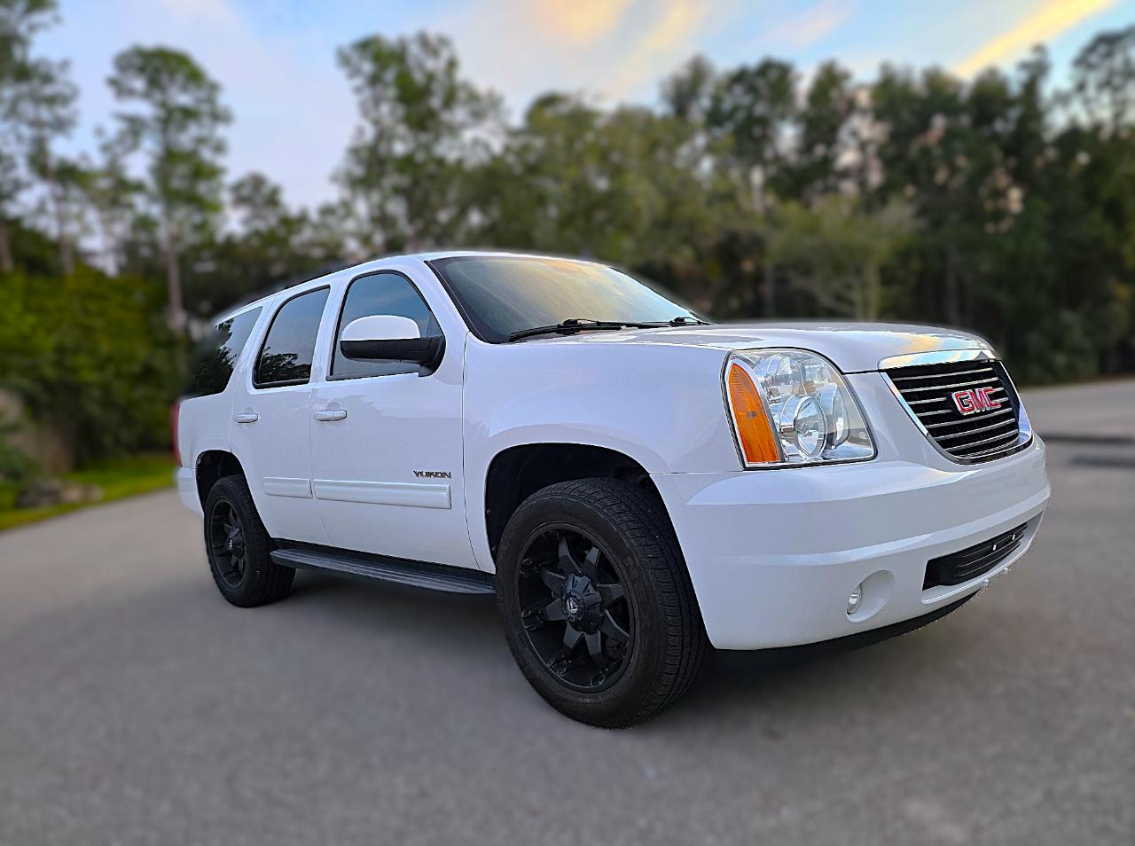 GMC Yukon 2WD 4dr 1500 SLE 2013