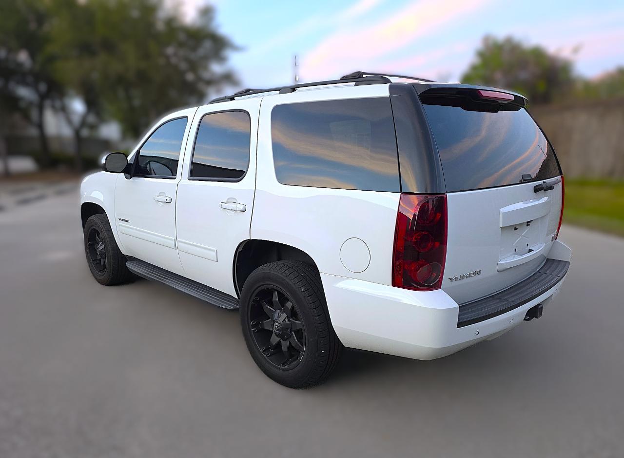 GMC Yukon 2WD 4dr 1500 SLE 2013