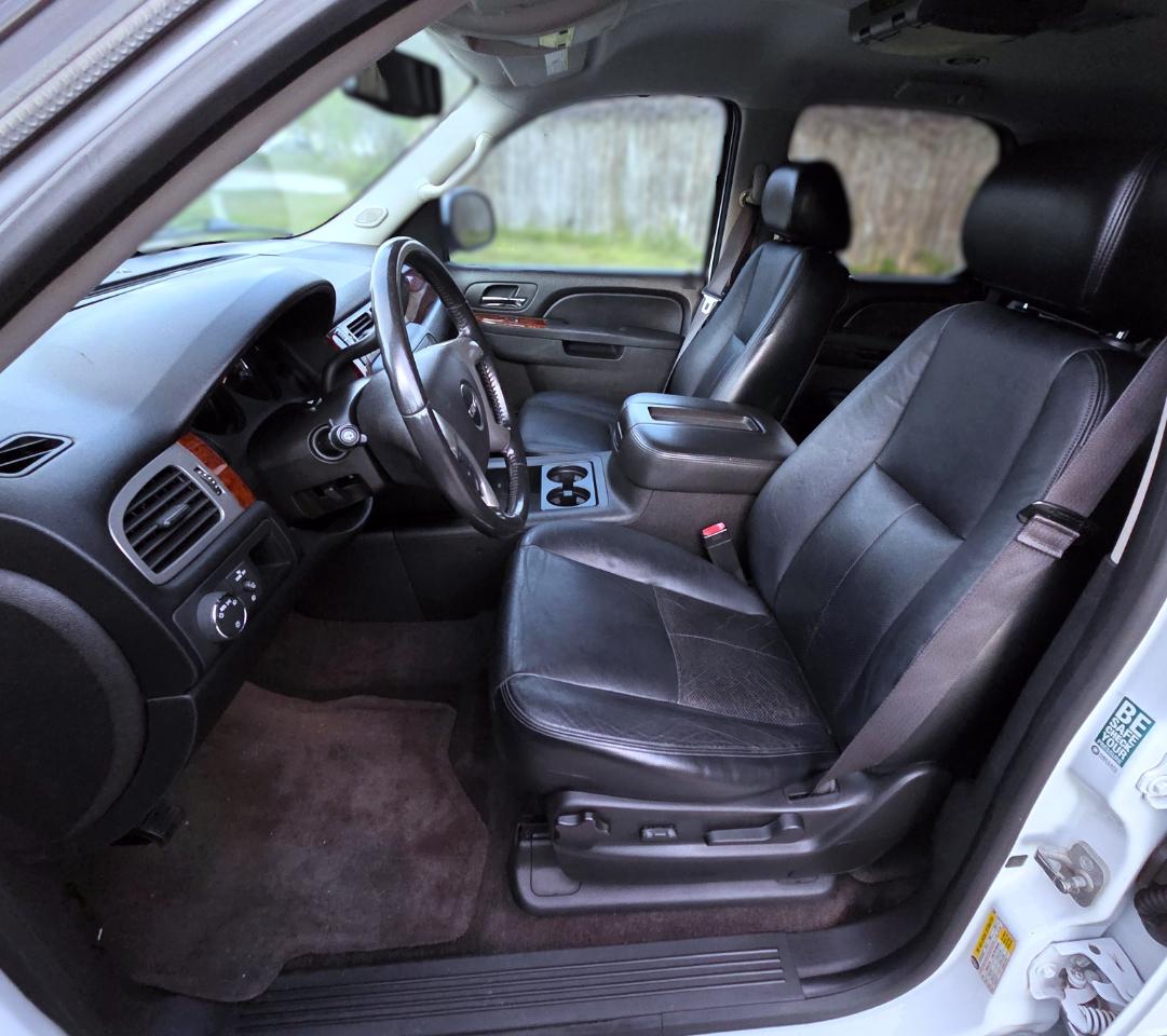 GMC Yukon 2WD 4dr 1500 SLE 2013