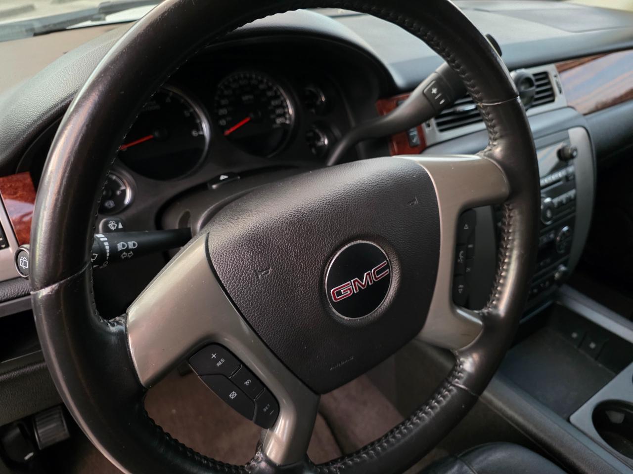 GMC Yukon 2WD 4dr 1500 SLE 2013