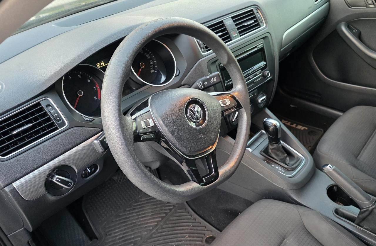 Volkswagen Jetta  2015