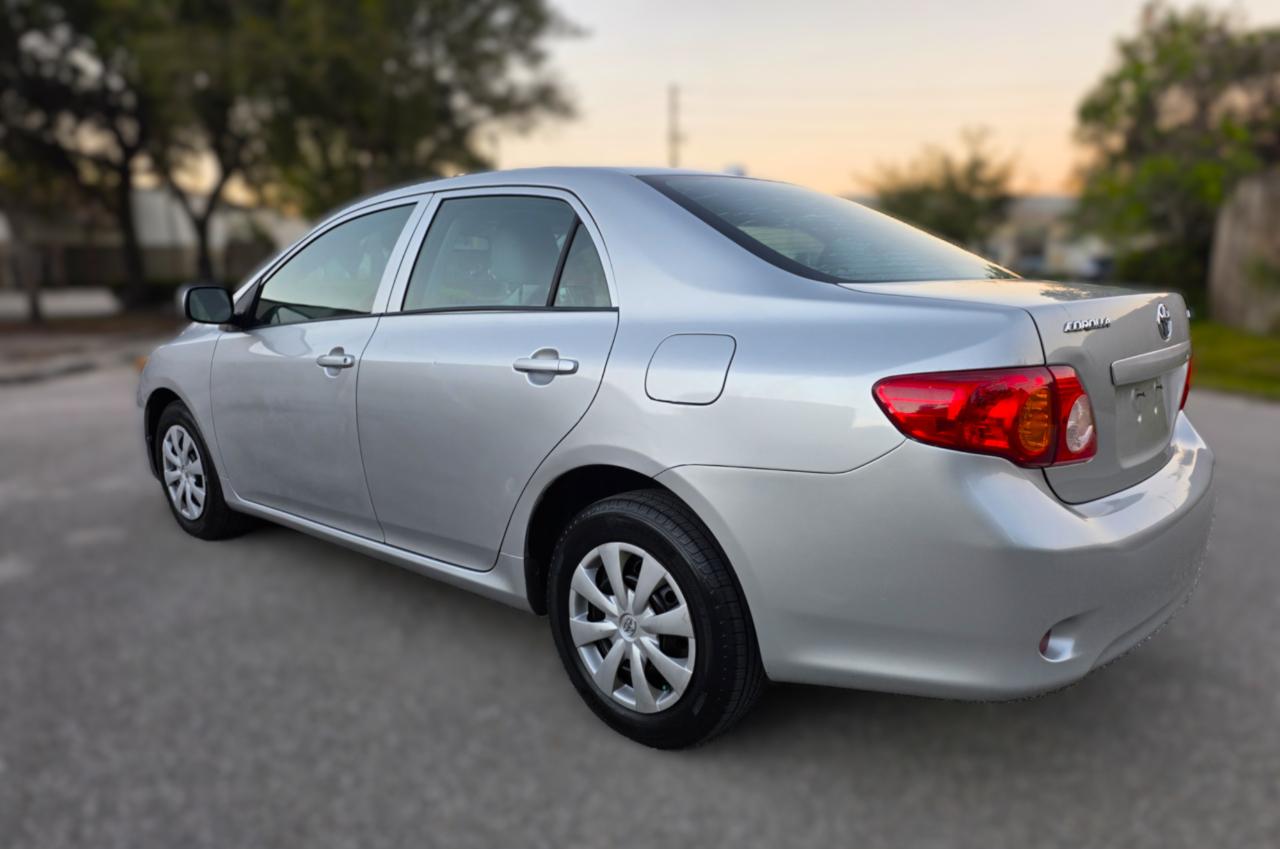 Toyota Corolla 4dr Sdn Auto LE (Natl) 2009