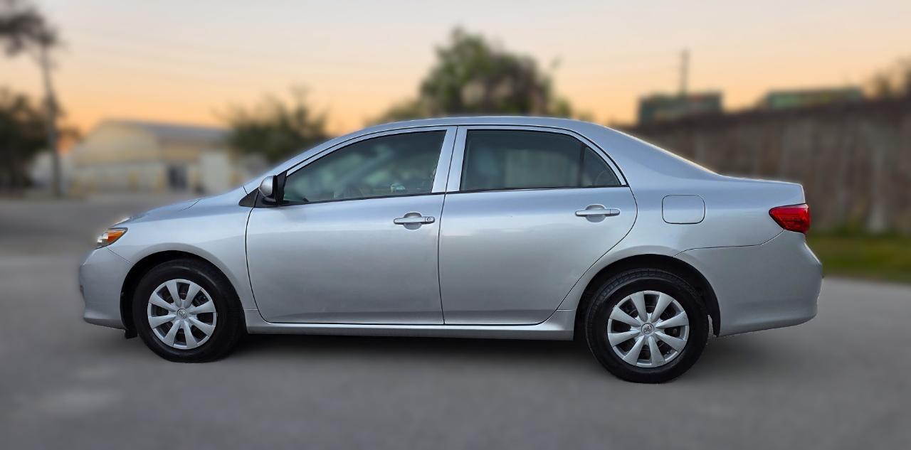 Toyota Corolla 4dr Sdn Auto LE (Natl) 2009