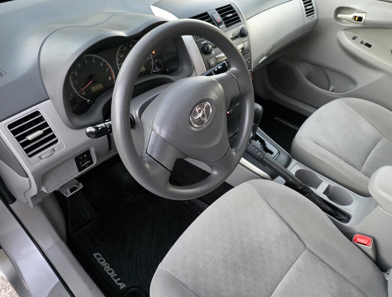 Toyota Corolla 4dr Sdn Auto LE (Natl) 2009