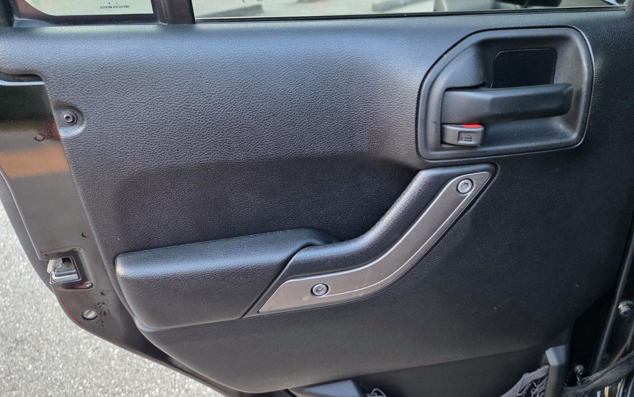 Jeep Wrangler Unlimited 4WD 4dr Sport 2015