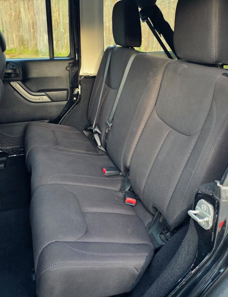 Jeep Wrangler Unlimited 4WD 4dr Sport 2015