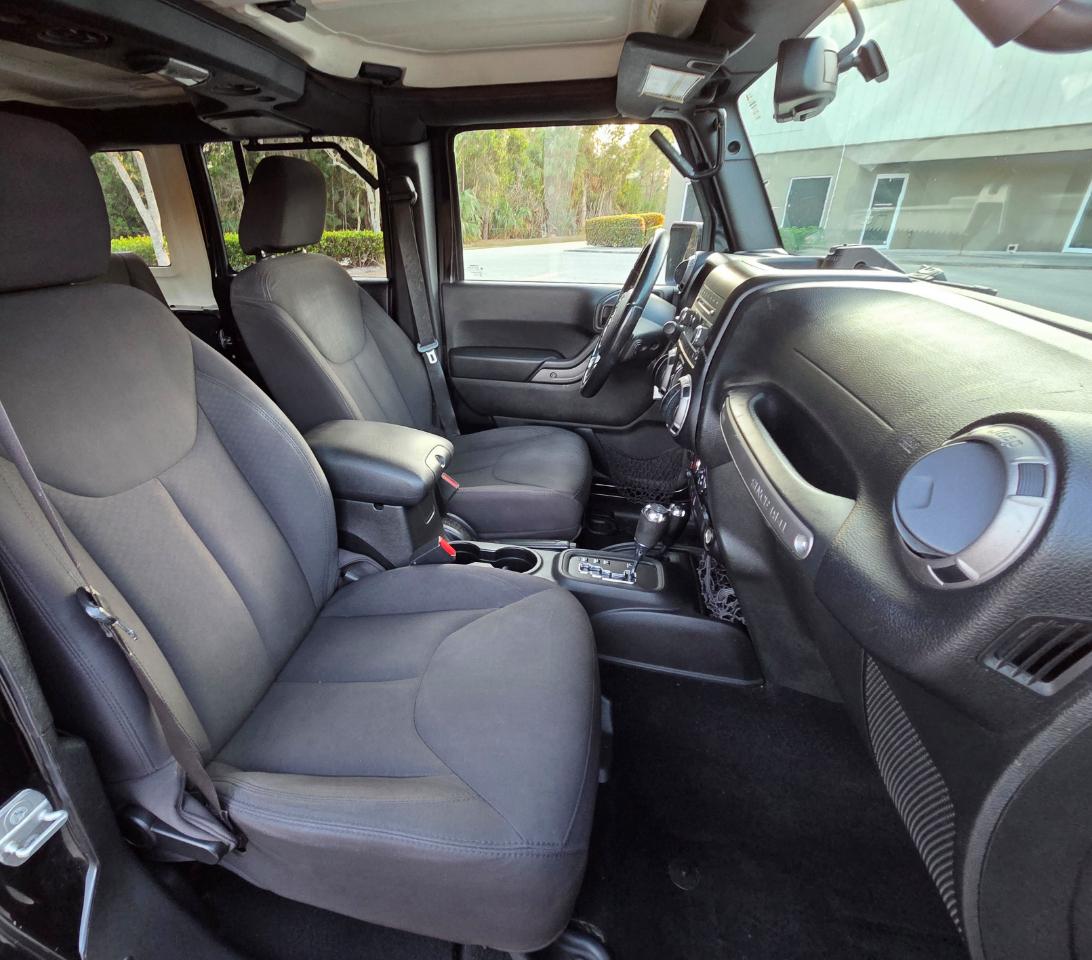 Jeep Wrangler Unlimited 4WD 4dr Sport 2015