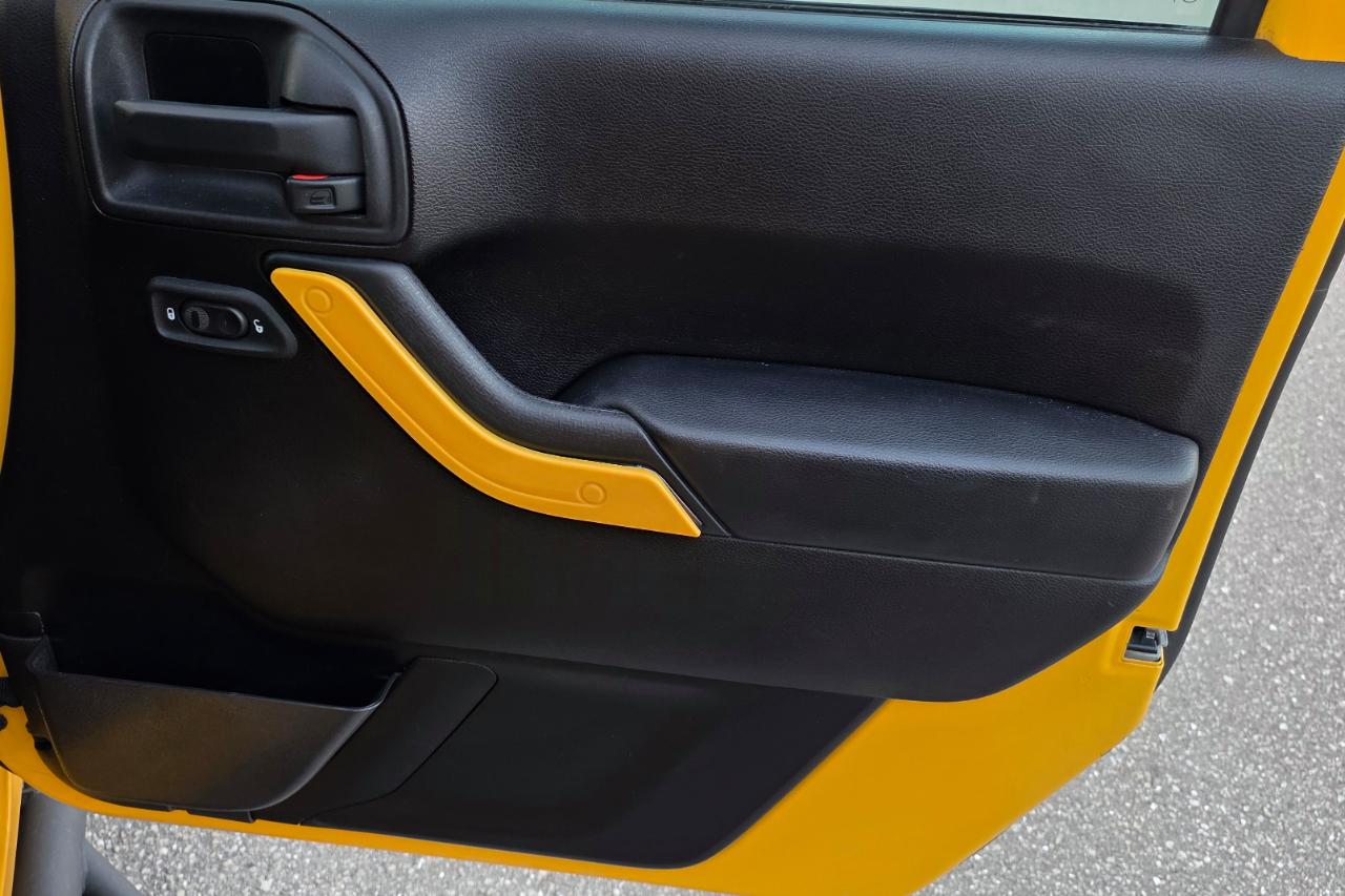 Jeep Wrangler Unlimited 4WD 4dr Sport 2015