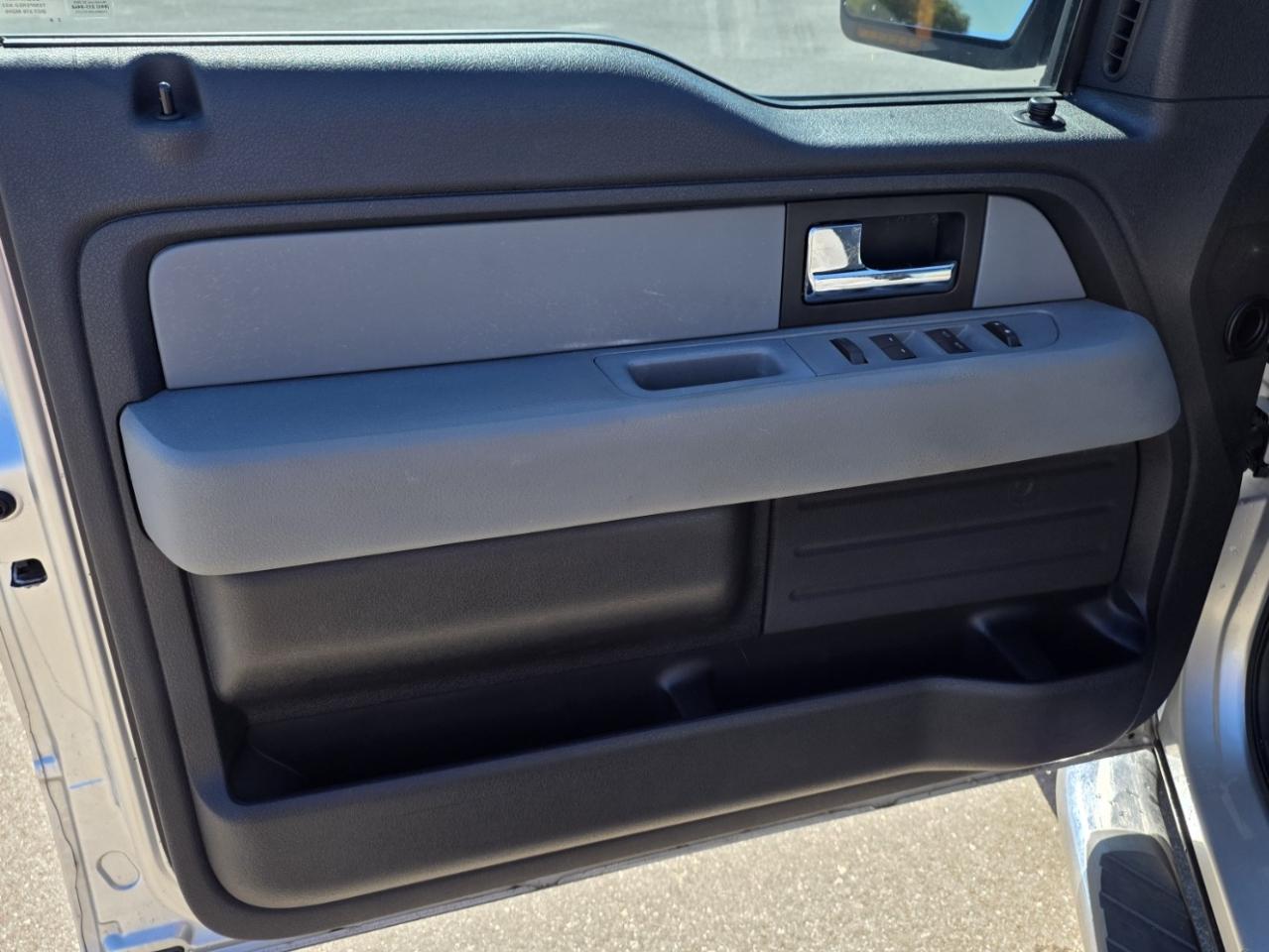 Ford F-150 4WD SuperCrew 145" XL 2013