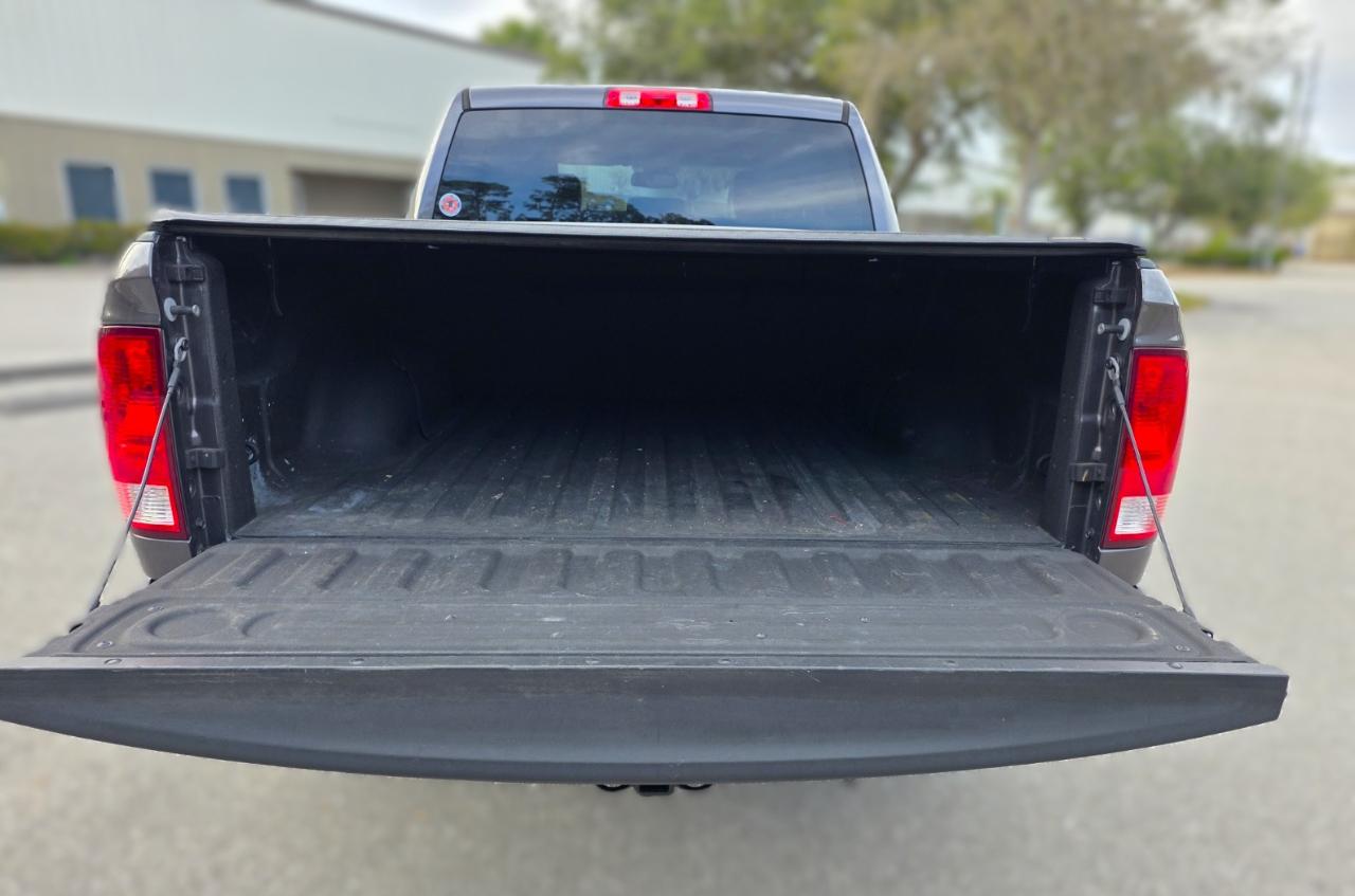 RAM 1500 Tradesman 4x2 Crew Cab 5'7" Box 2018