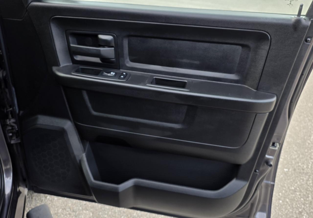 RAM 1500 Tradesman 4x2 Crew Cab 5'7" Box 2018