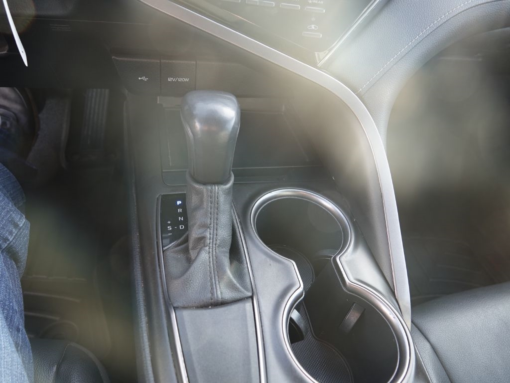 Toyota Camry SE 2021