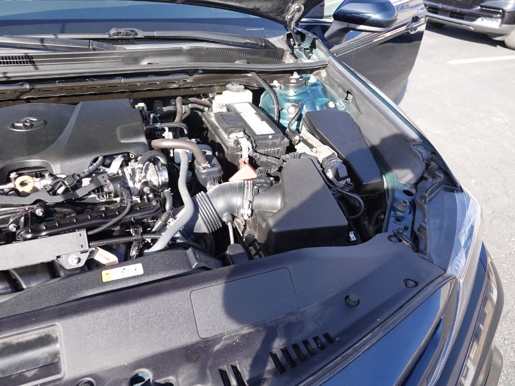 Toyota Camry SE 2021