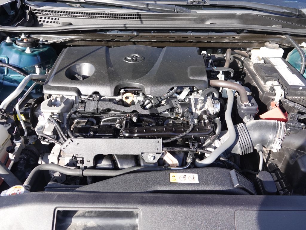 Toyota Camry SE 2021