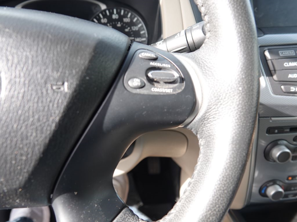 Nissan Pathfinder S 4WD 2017