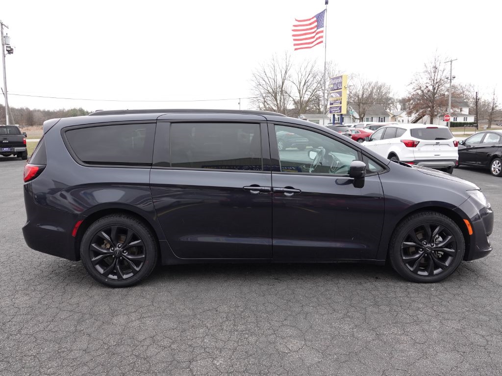 Chrysler Pacifica Touring-L 2020