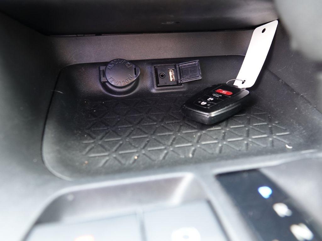 Toyota RAV4 XLE 2019