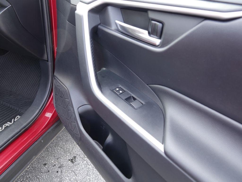 Toyota RAV4 XLE 2019