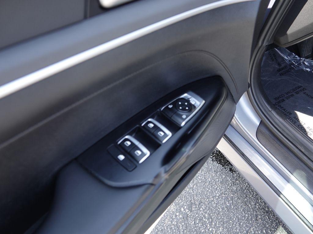Kia K5 LXS 2021