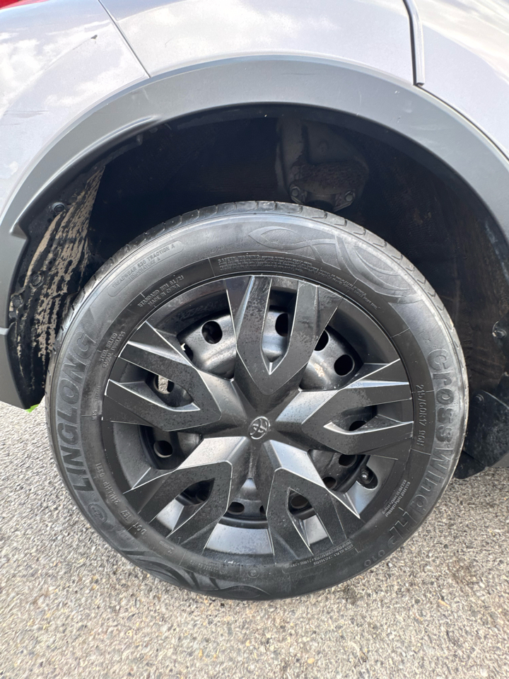 Toyota C-HR LE 2019 Toyota C-HR LE 2019
