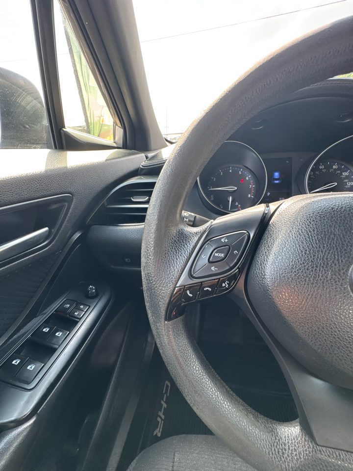 Toyota C-HR LE 2019 Toyota C-HR LE 2019