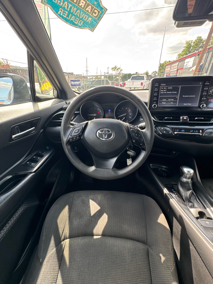 Toyota C-HR LE 2019 Toyota C-HR LE 2019