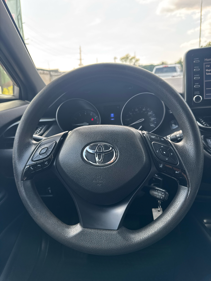 Toyota C-HR LE 2019 Toyota C-HR LE 2019
