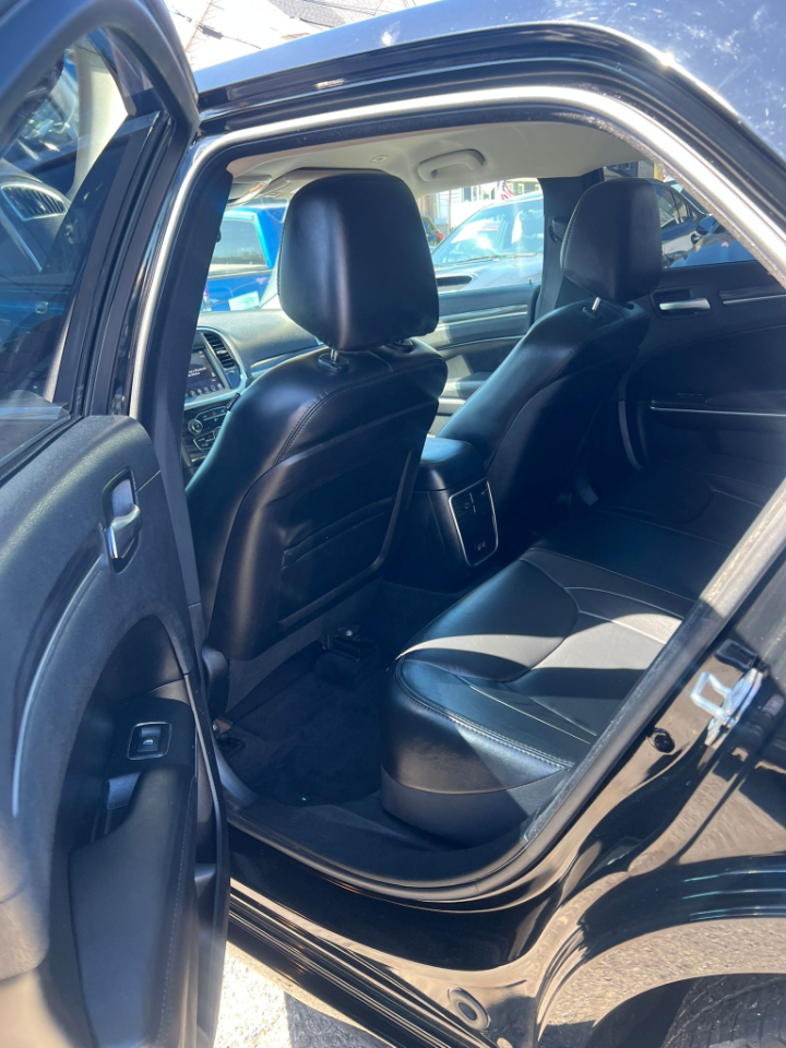 Chrysler 300 Limited RWD 2017 Chrysler 300 Limited RWD 2017