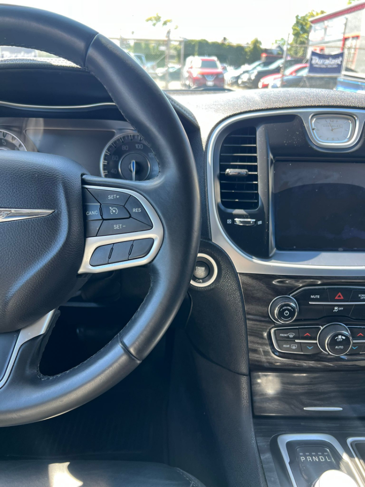 Chrysler 300 Limited RWD 2017 Chrysler 300 Limited RWD 2017