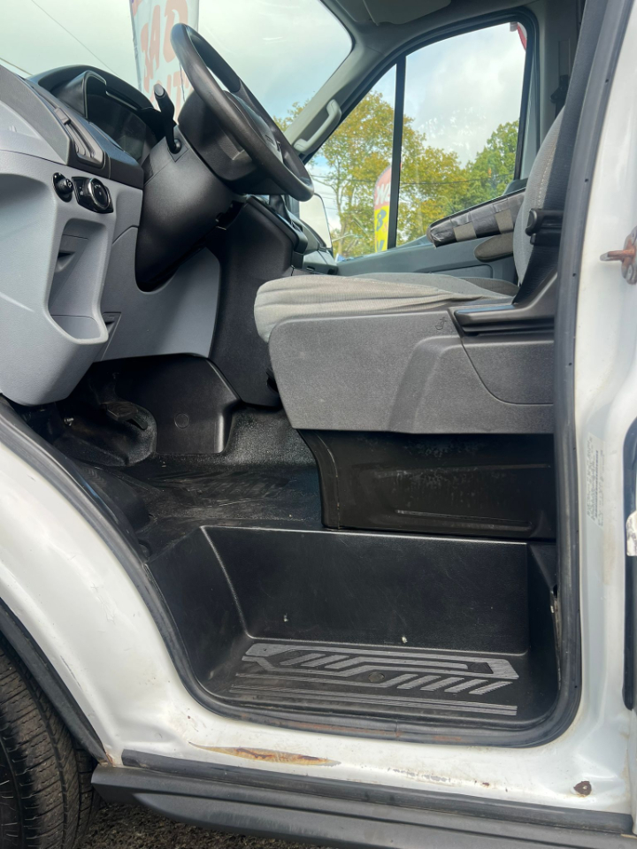 Ford Transit 250 Van Med. Roof w/Sliding Pass. 130-in. WB 2015