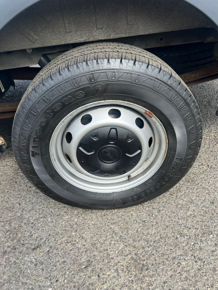 Ford Transit 250 Van Med. Roof w/Sliding Pass. 130-in. WB 2015