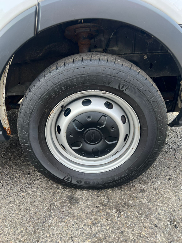 Ford Transit 250 Van Med. Roof w/Sliding Pass. 130-in. WB 2015