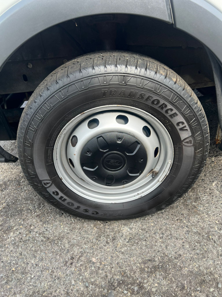 Ford Transit 250 Van Med. Roof w/Sliding Pass. 130-in. WB 2015