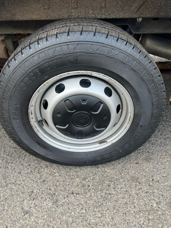 Ford Transit 250 Van Med. Roof w/Sliding Pass. 130-in. WB 2015