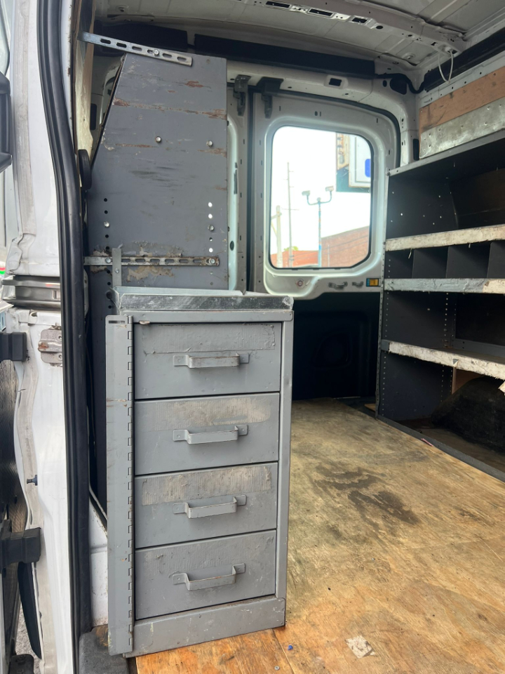 Ford Transit 250 Van Med. Roof w/Sliding Pass. 130-in. WB 2015