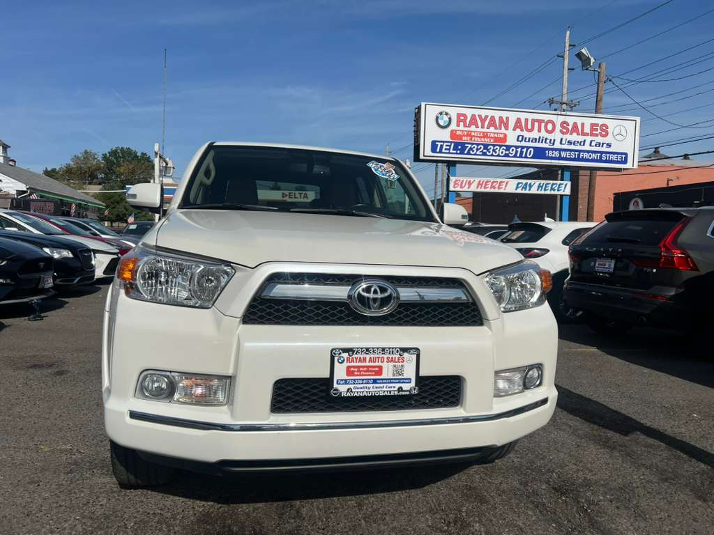 Toyota 4Runner SR5 4WD 2013 Toyota 4Runner SR5 4WD 2013